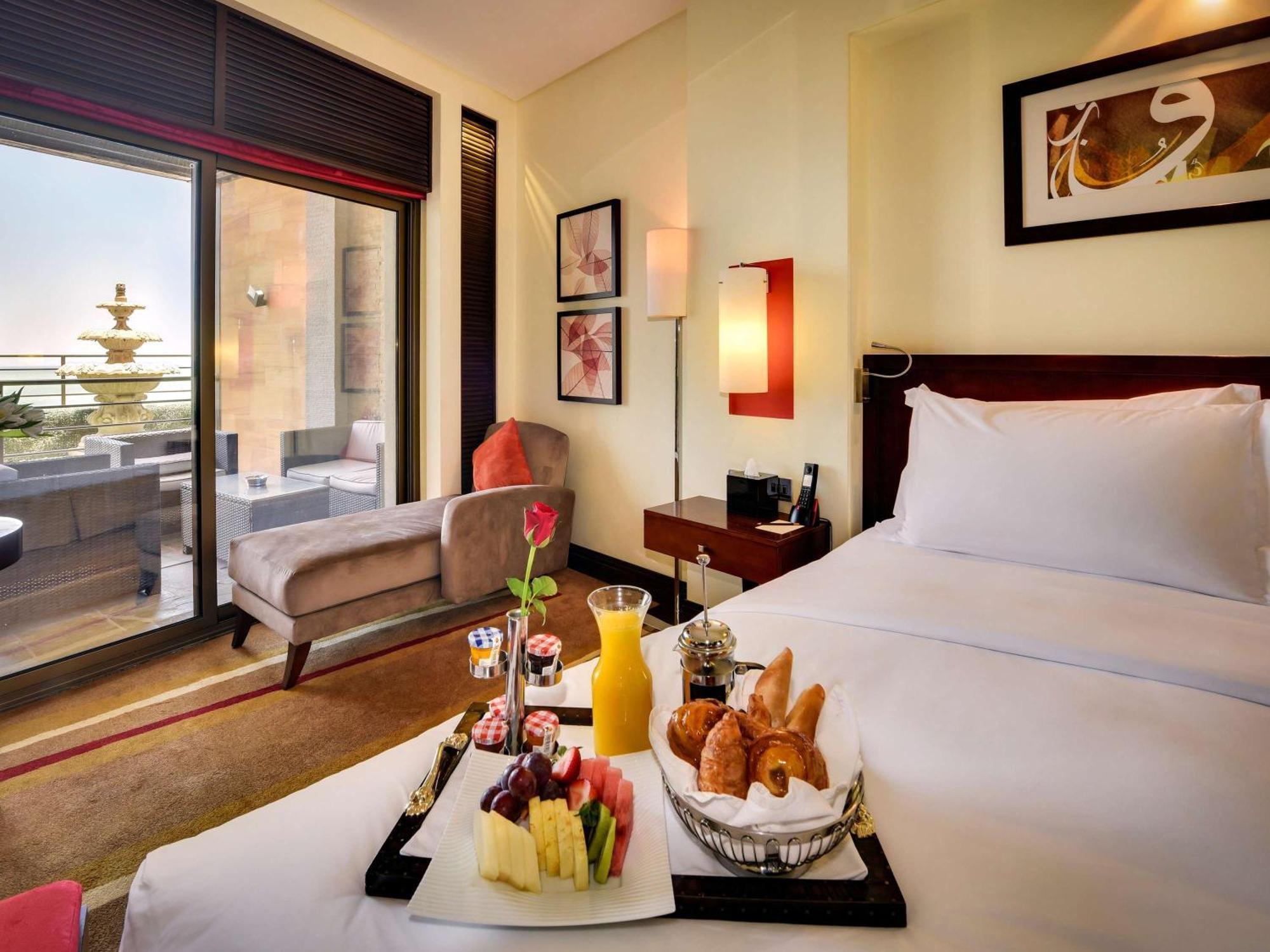 מלון Sofitel Al Khobar The Corniche מראה חיצוני תמונה A room at the Hilton Cairo