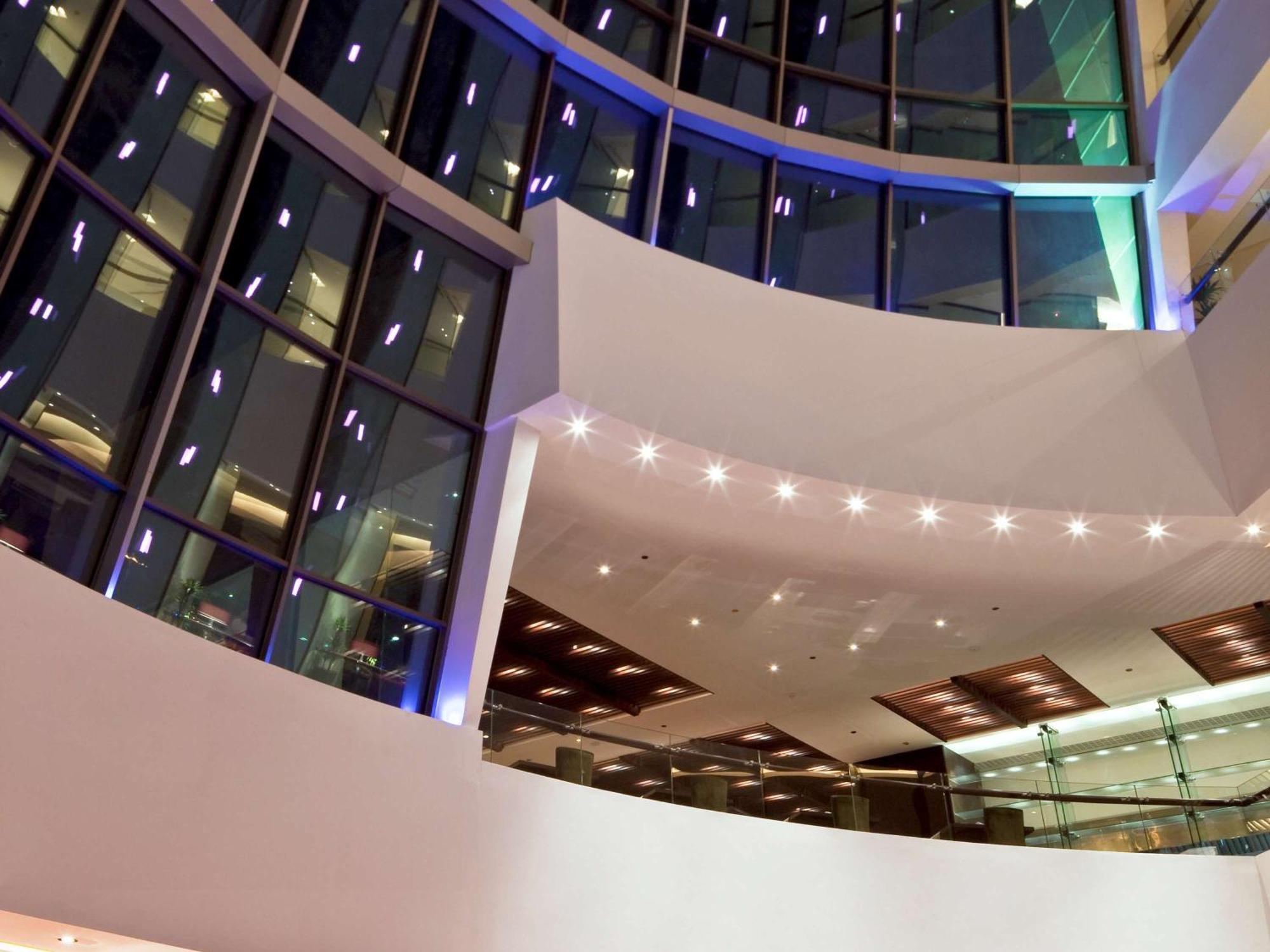 מלון Sofitel Al Khobar The Corniche מראה חיצוני תמונה The interior of the library
